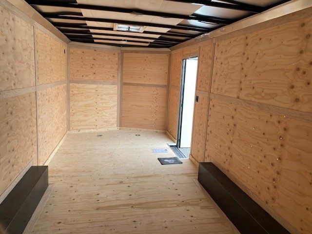 8.5x20 V-Series Enclosed Trailer 10k photo 3
