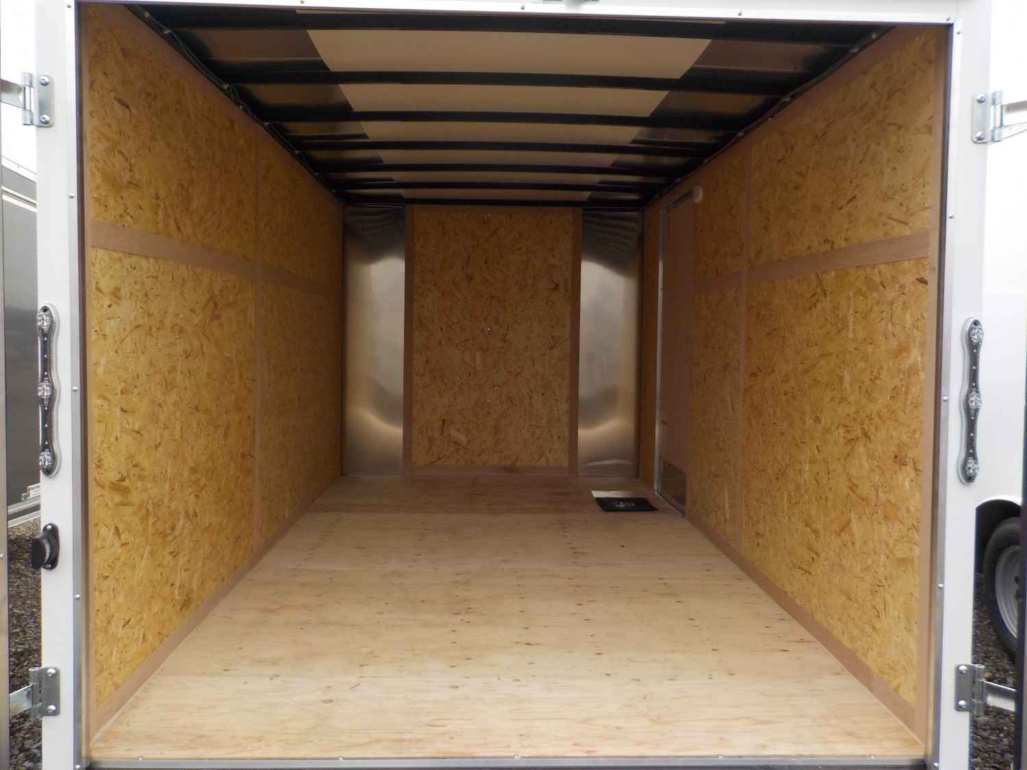 7X14 CARGO W/ BARN DOORS photo 3